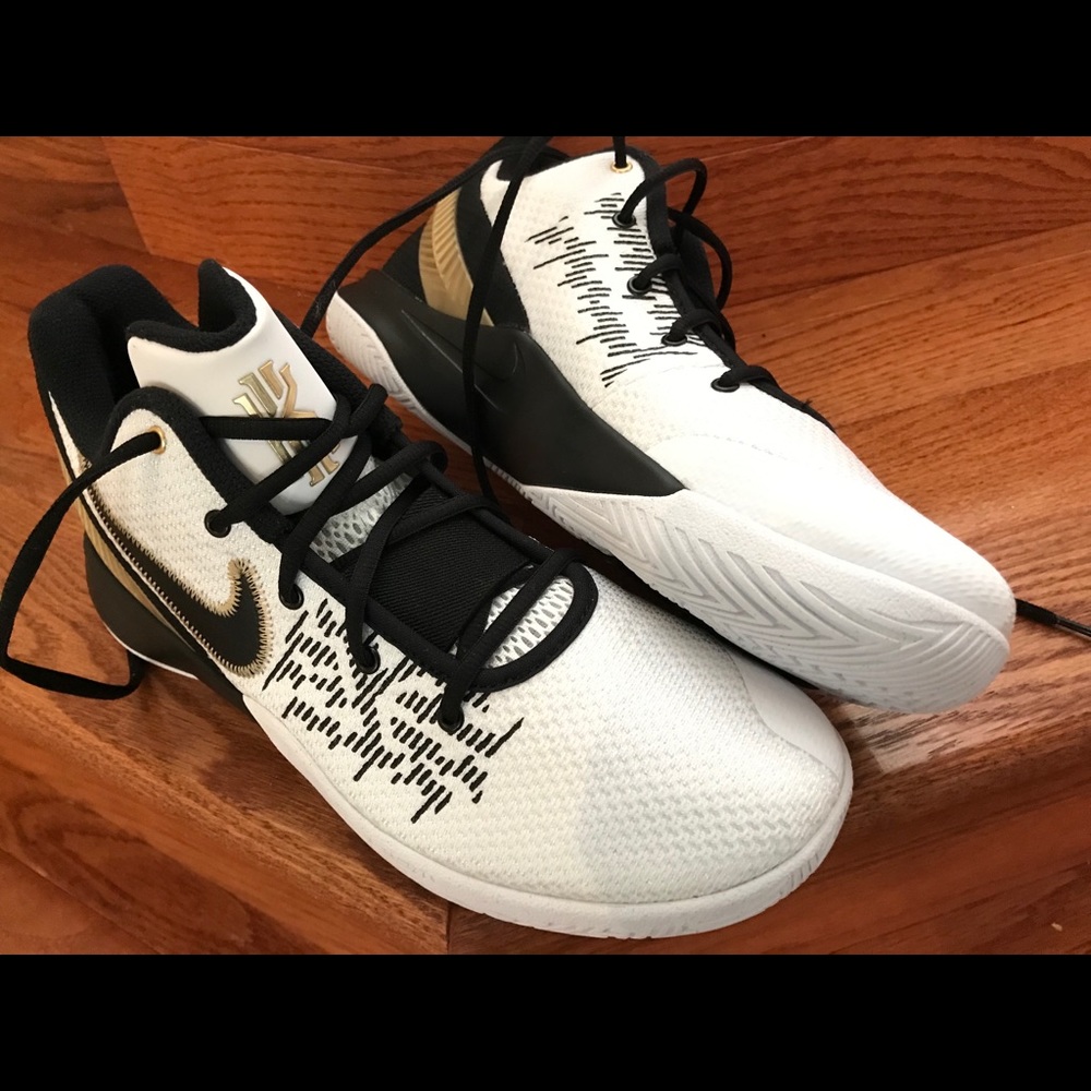 Men’s New🔥Nike Kyrie Flytrap II. Size 10